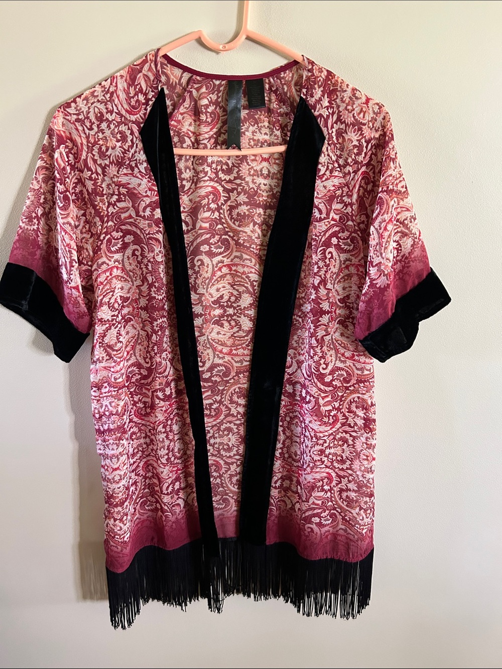 Petticoat Alley Pink Paisley Velvet-Trim Fringe Kimono